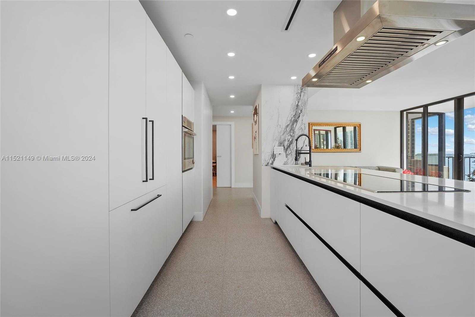 Small Image of 520 BRICKELL KEY DR #A1015, Miami Number 14