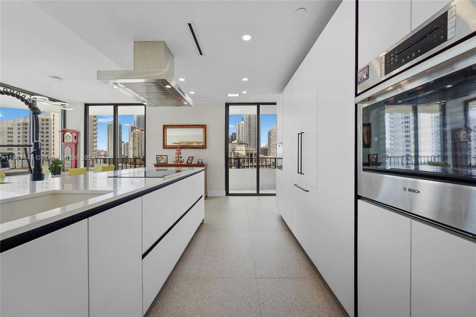 Small Image of 520 BRICKELL KEY DR #A1015, Miami Number 15