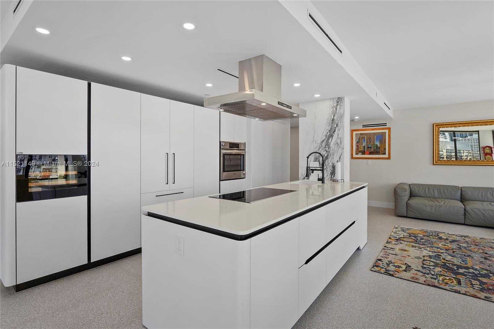 Small Image of 520 BRICKELL KEY DR #A1015, Miami Number 17