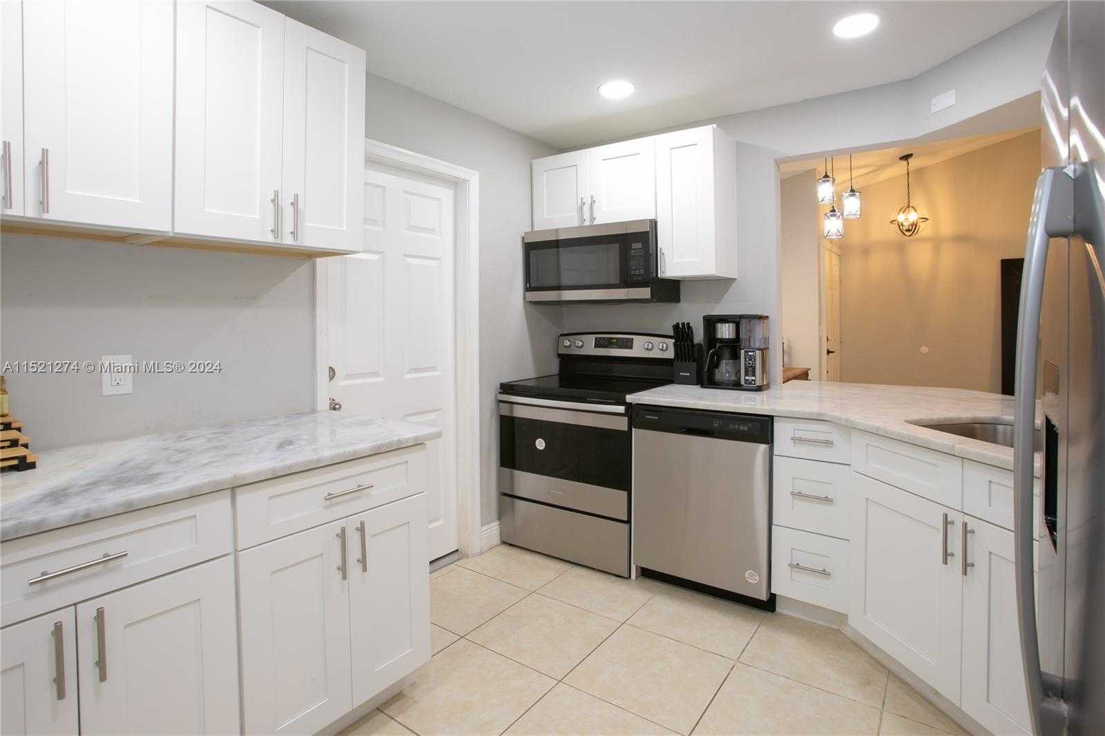 Small Image of 9 VIA DE CASAS SUR #103, Boynton Beach Number 6