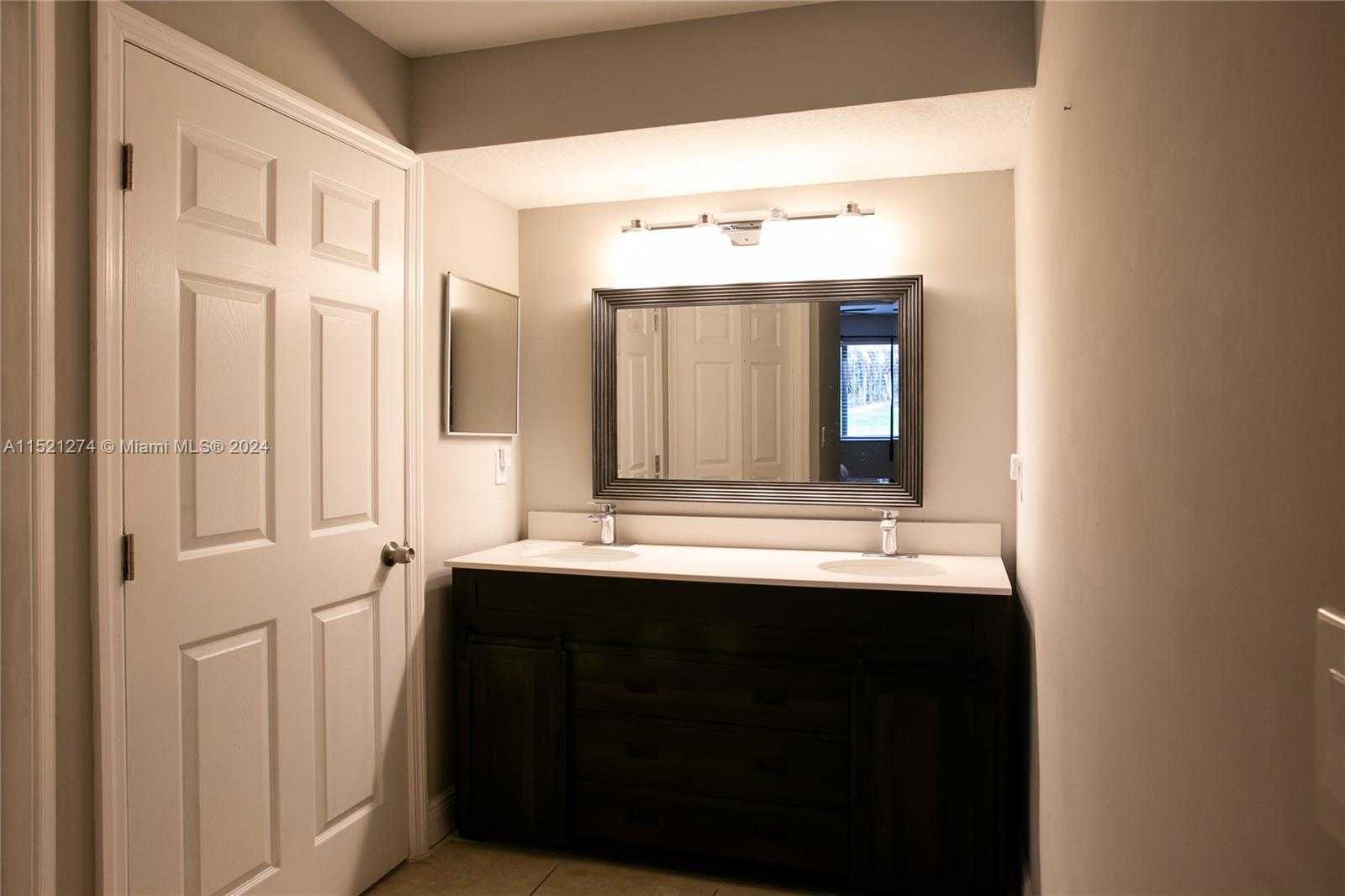 Small Image of 9 VIA DE CASAS SUR #103, Boynton Beach Number 7