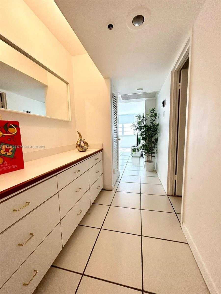 Small Image of 100 LINCOLN RD #1105, Miami Beach Number 12