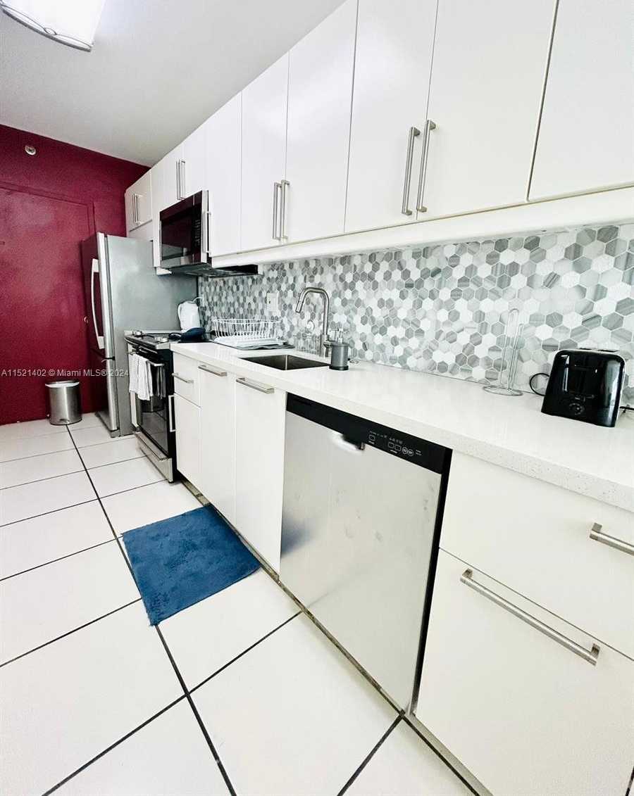 Small Image of 100 LINCOLN RD #1105, Miami Beach Number 6