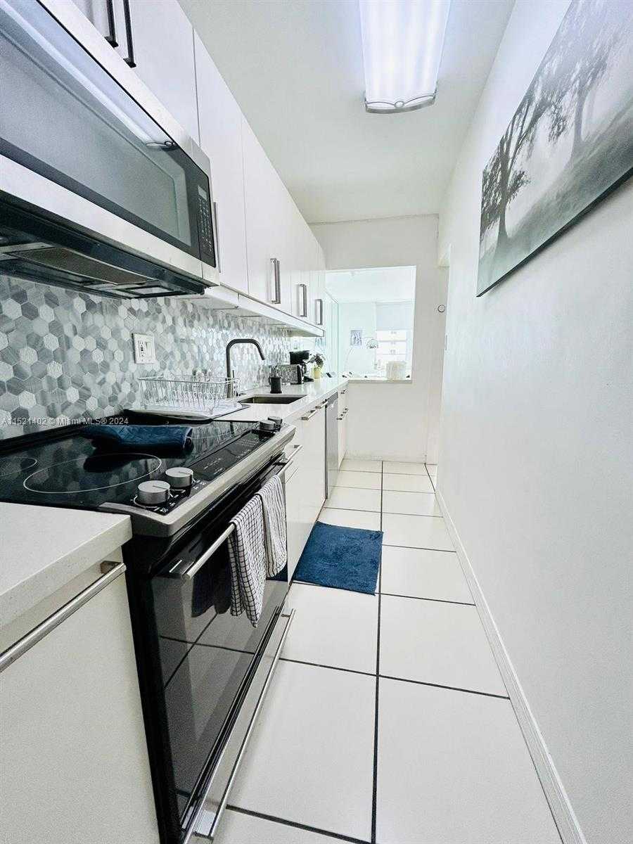 Small Image of 100 LINCOLN RD #1105, Miami Beach Number 7