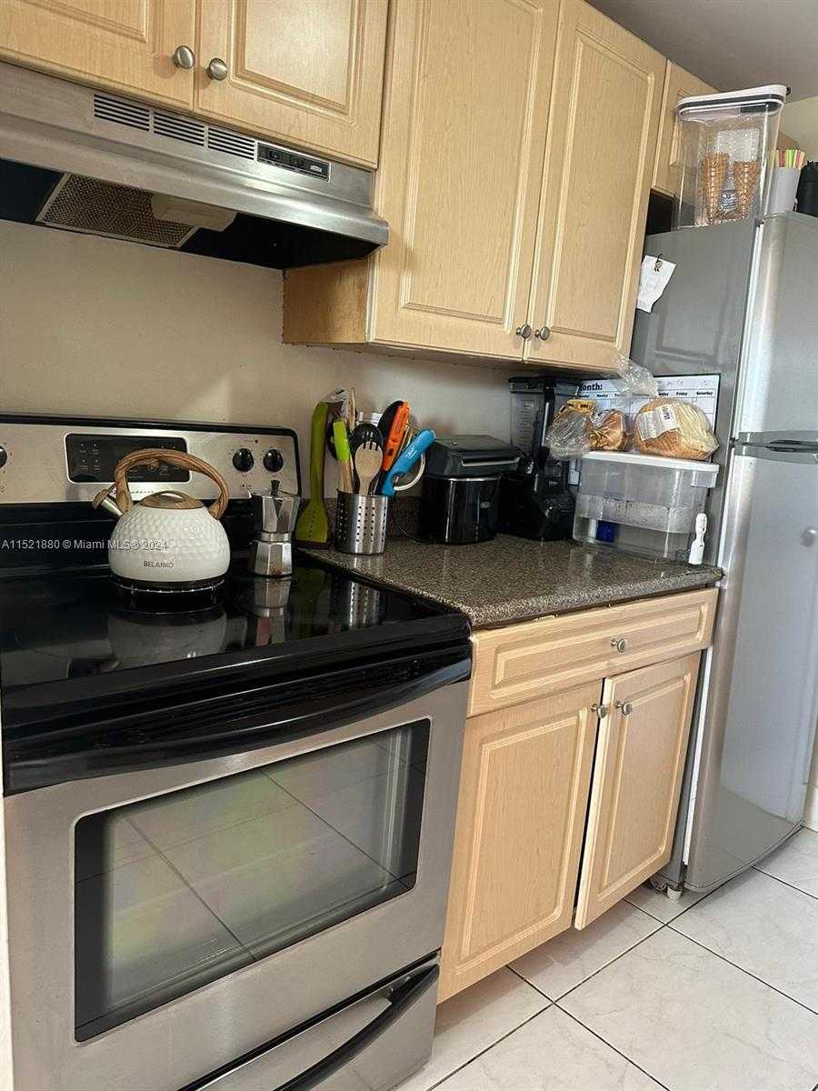 Small Image of 2000 NORTH EAST 135TH ST #1004, North Miami Number 8