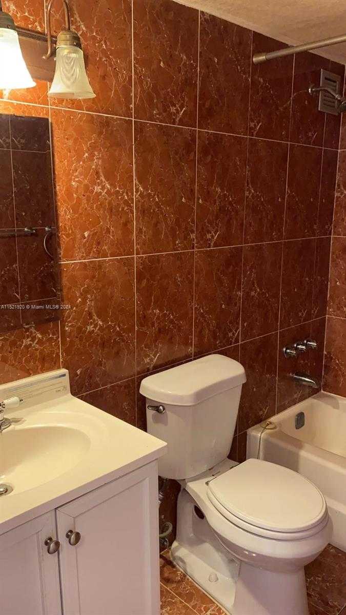 Small Image of 2000 NORTH EAST 135TH ST #910, North Miami Number 24