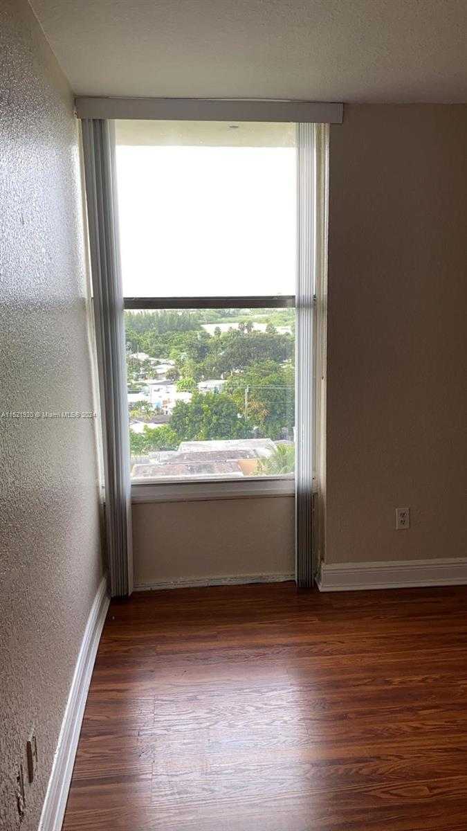 Small Image of 2000 NORTH EAST 135TH ST #910, North Miami Number 25