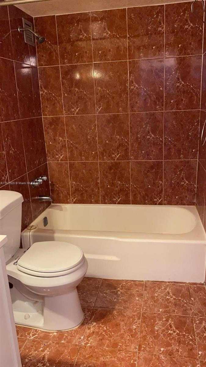 Small Image of 2000 NORTH EAST 135TH ST #910, North Miami Number 8