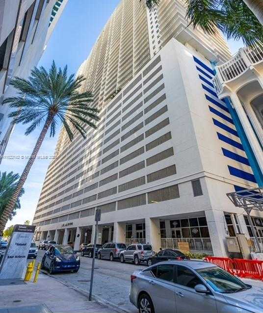 Small Image of 1200 BRICKELL BAY DR #1915, Miami Number 3