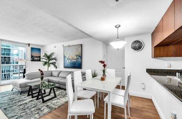 Small Image of 1200 BRICKELL BAY DR #1915, Miami Number 6