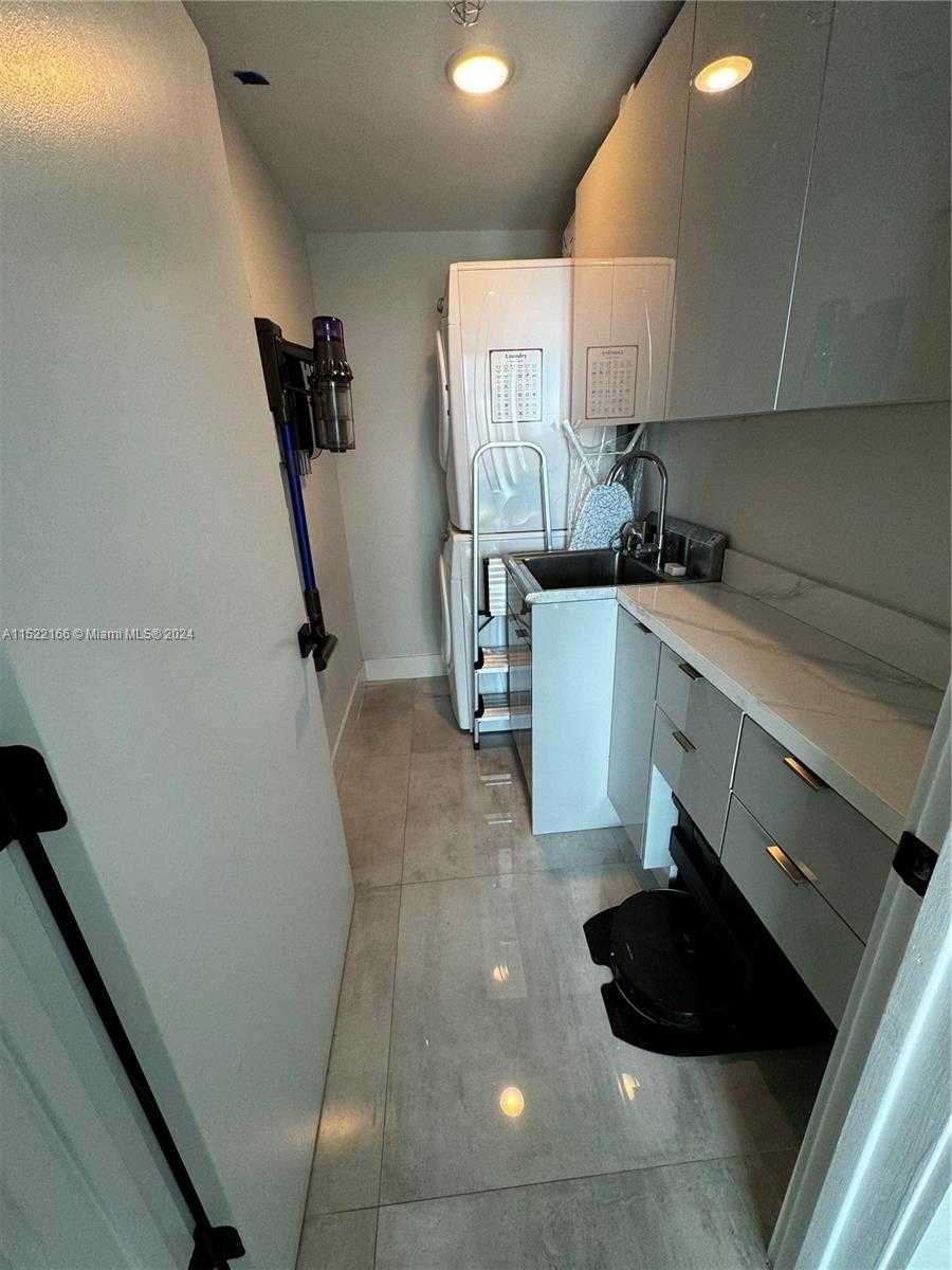 Small Image of 19400 TURNBERRY WAY #612, Aventura Number 15