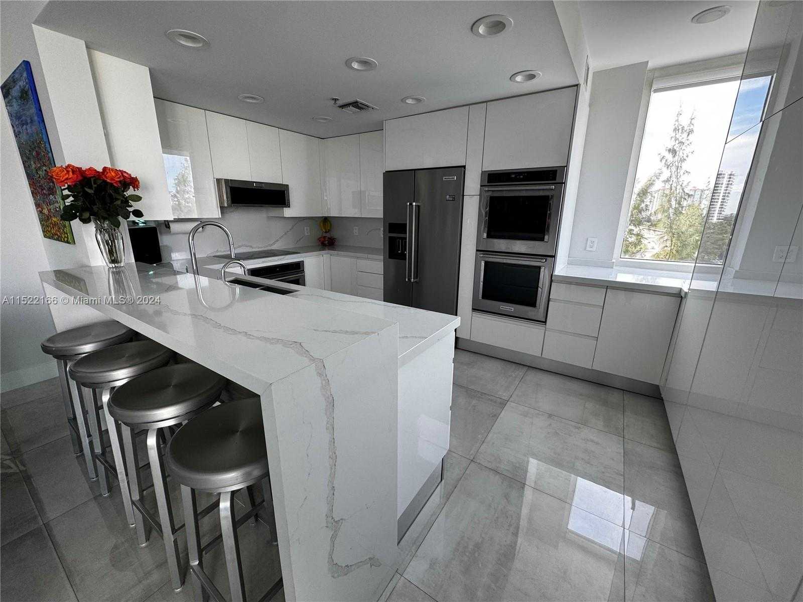 Small Image of 19400 TURNBERRY WAY #612, Aventura Number 2