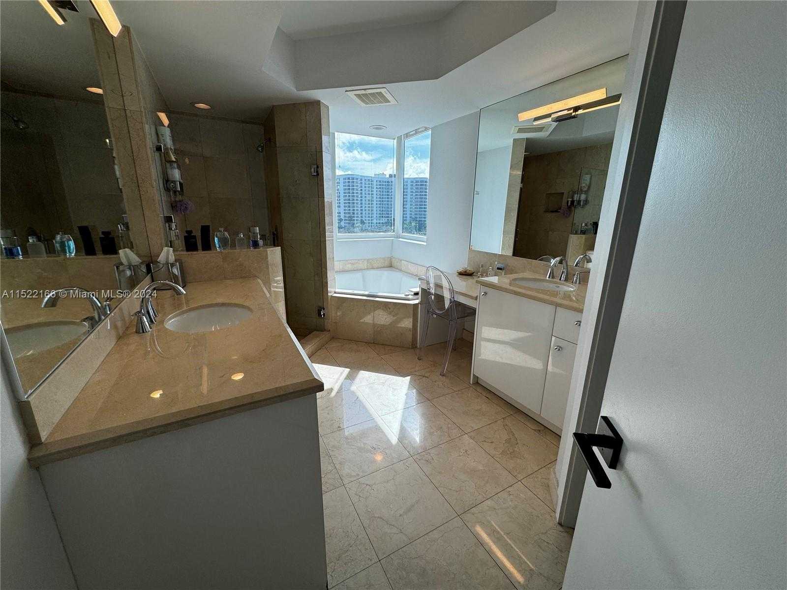Small Image of 19400 TURNBERRY WAY #612, Aventura Number 8