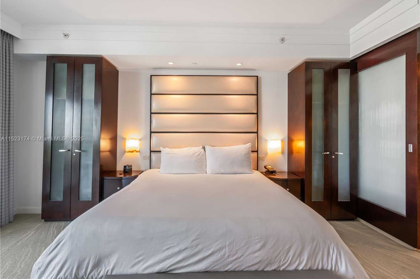 Small Image of 4391 COLLINS AV #1007, Miami Beach Number 24