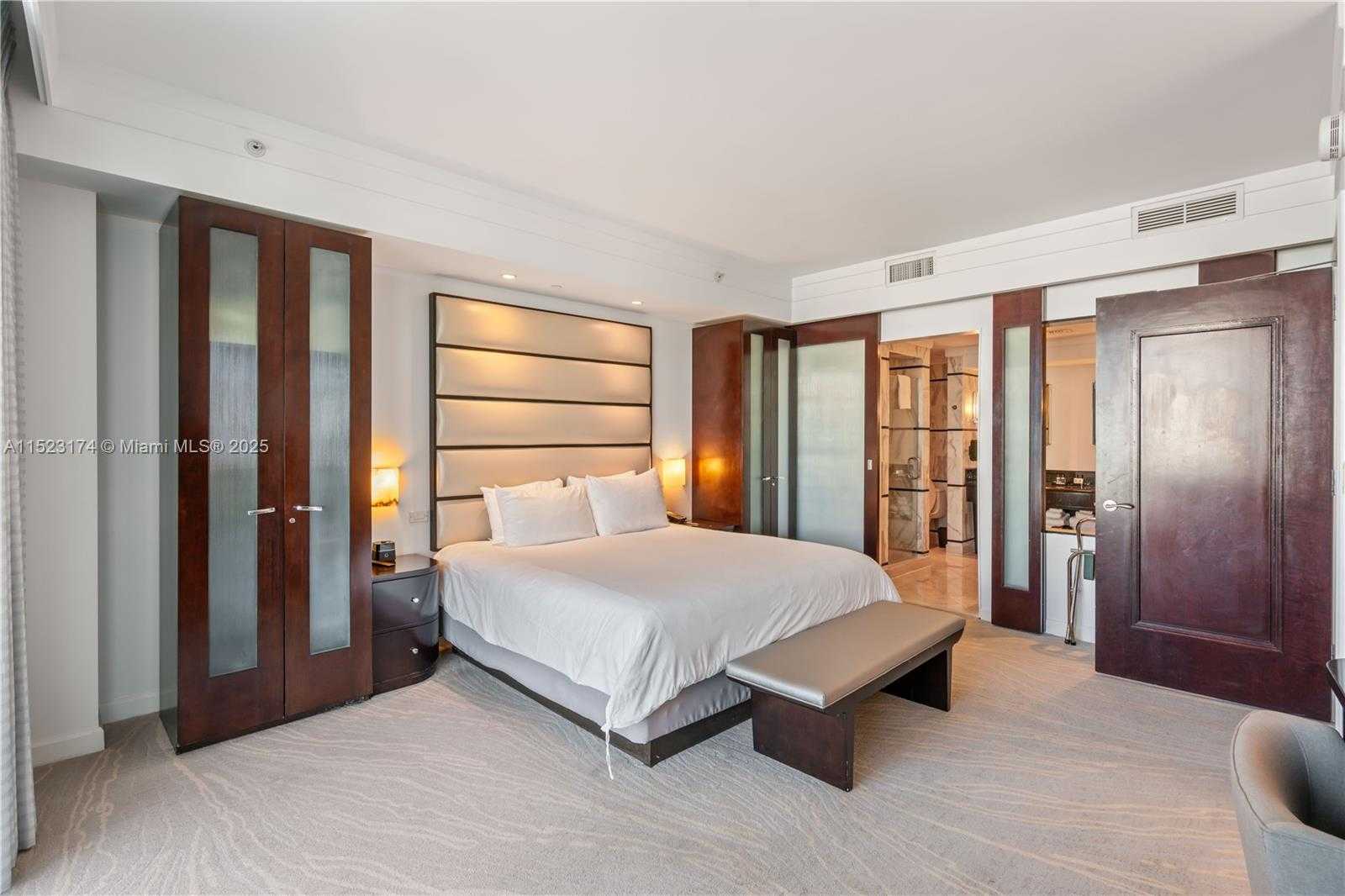 Small Image of 4391 COLLINS AV #1007, Miami Beach Number 25