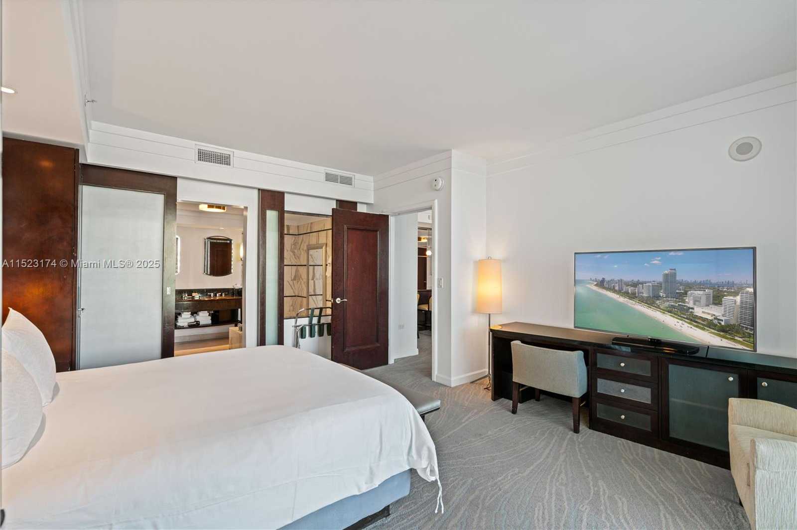 Small Image of 4391 COLLINS AV #1007, Miami Beach Number 26