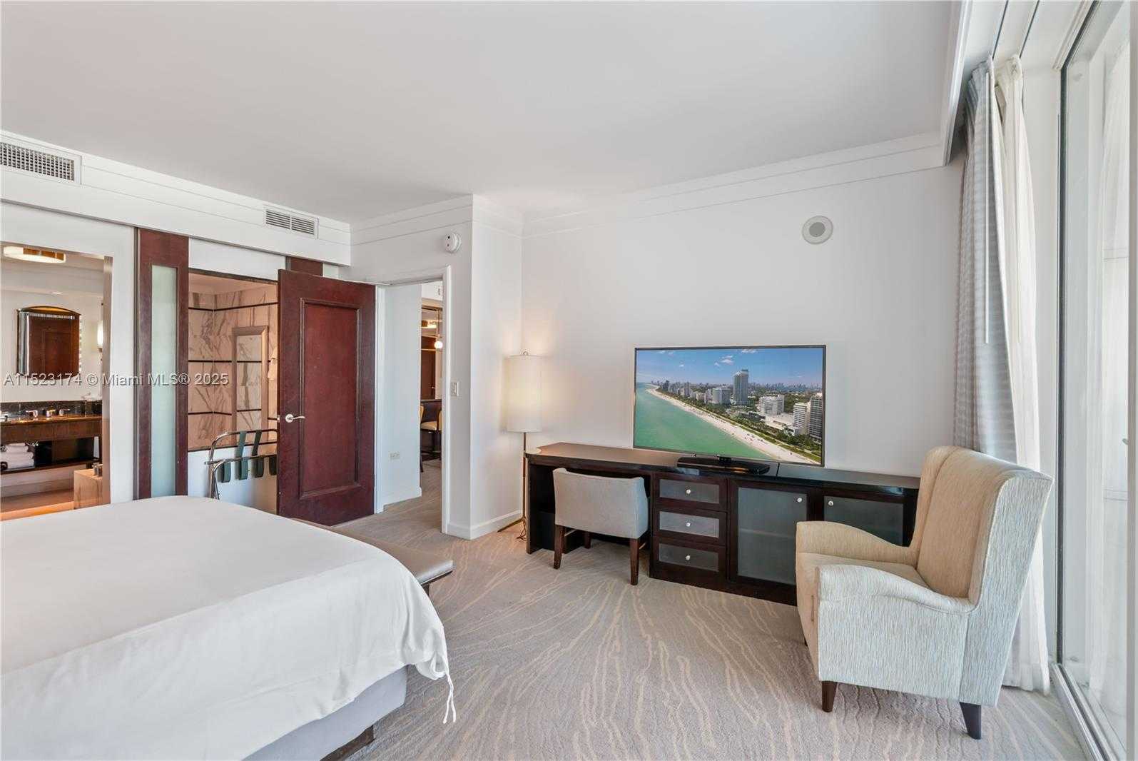 Small Image of 4391 COLLINS AV #1007, Miami Beach Number 27