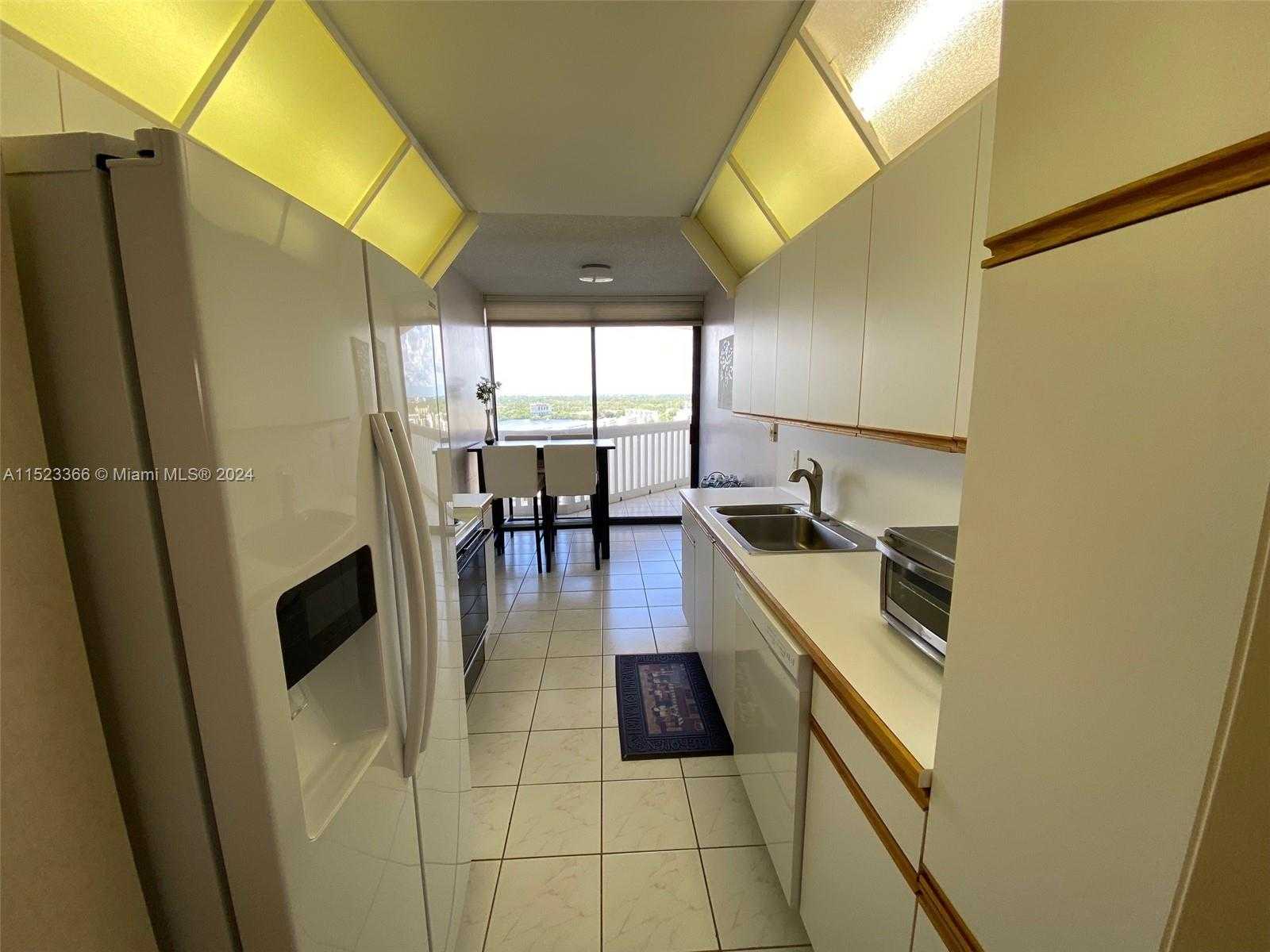 Small Image of 1000 ISLAND BLVD #1711, Aventura Number 7