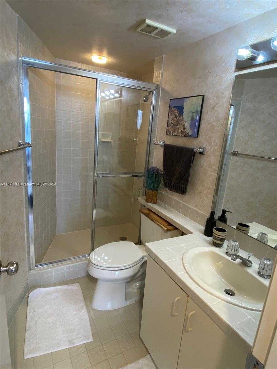 Small Image of 1000 ISLAND BLVD #1711, Aventura Number 8