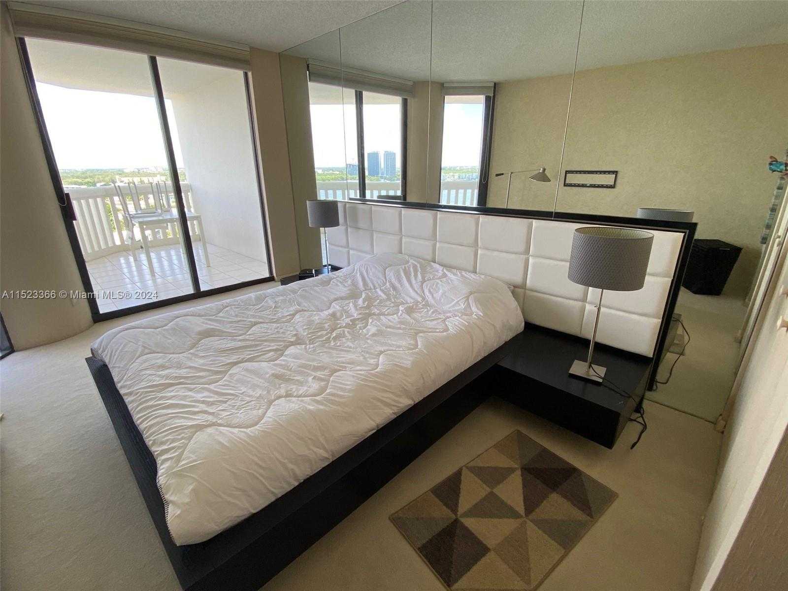 Small Image of 1000 ISLAND BLVD #1711, Aventura Number 9