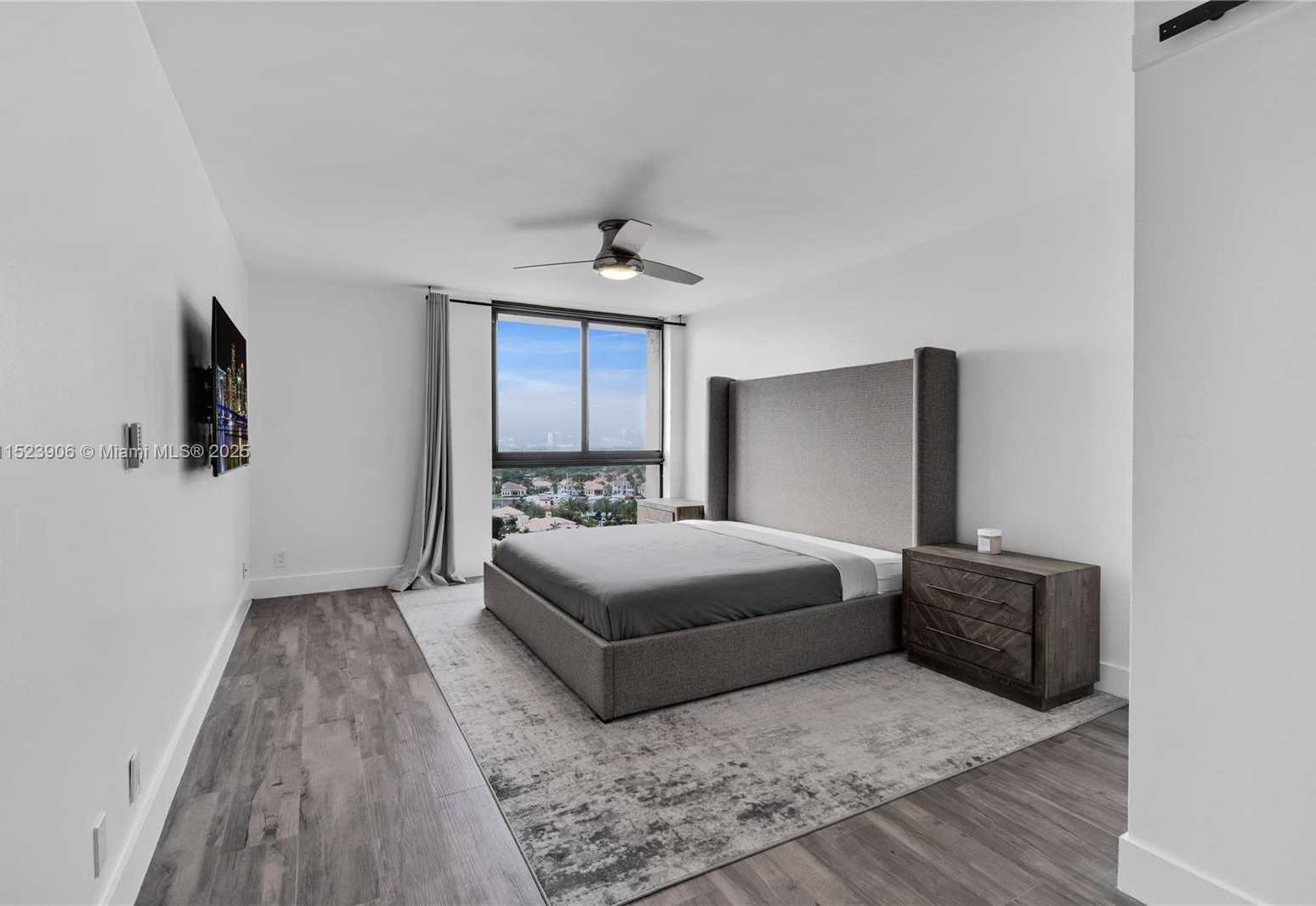 Small Image of 1600 SOUTH OCEAN DR #17D, Hollywood Number 17