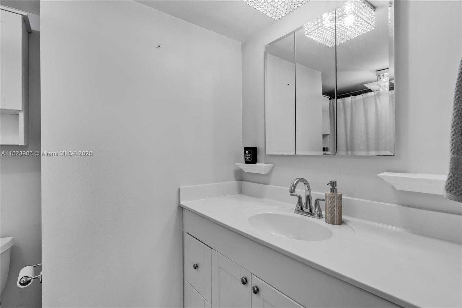 Small Image of 1600 SOUTH OCEAN DR #17D, Hollywood Number 20