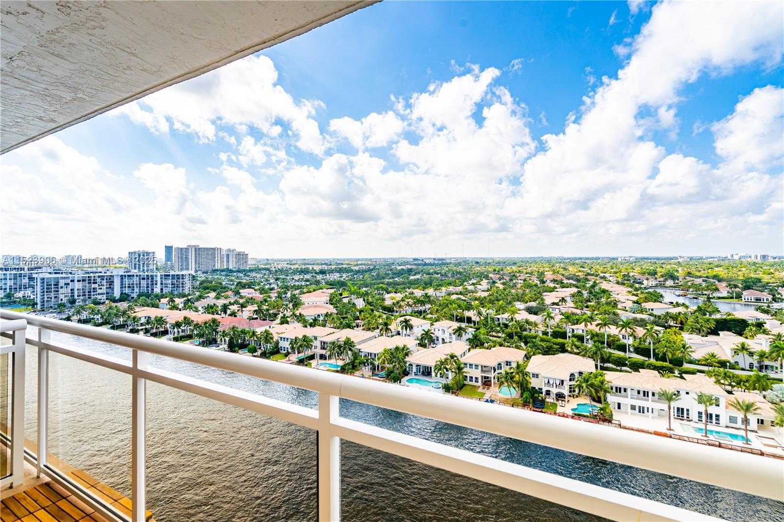 Small Image of 1600 SOUTH OCEAN DR #17D, Hollywood Number 4