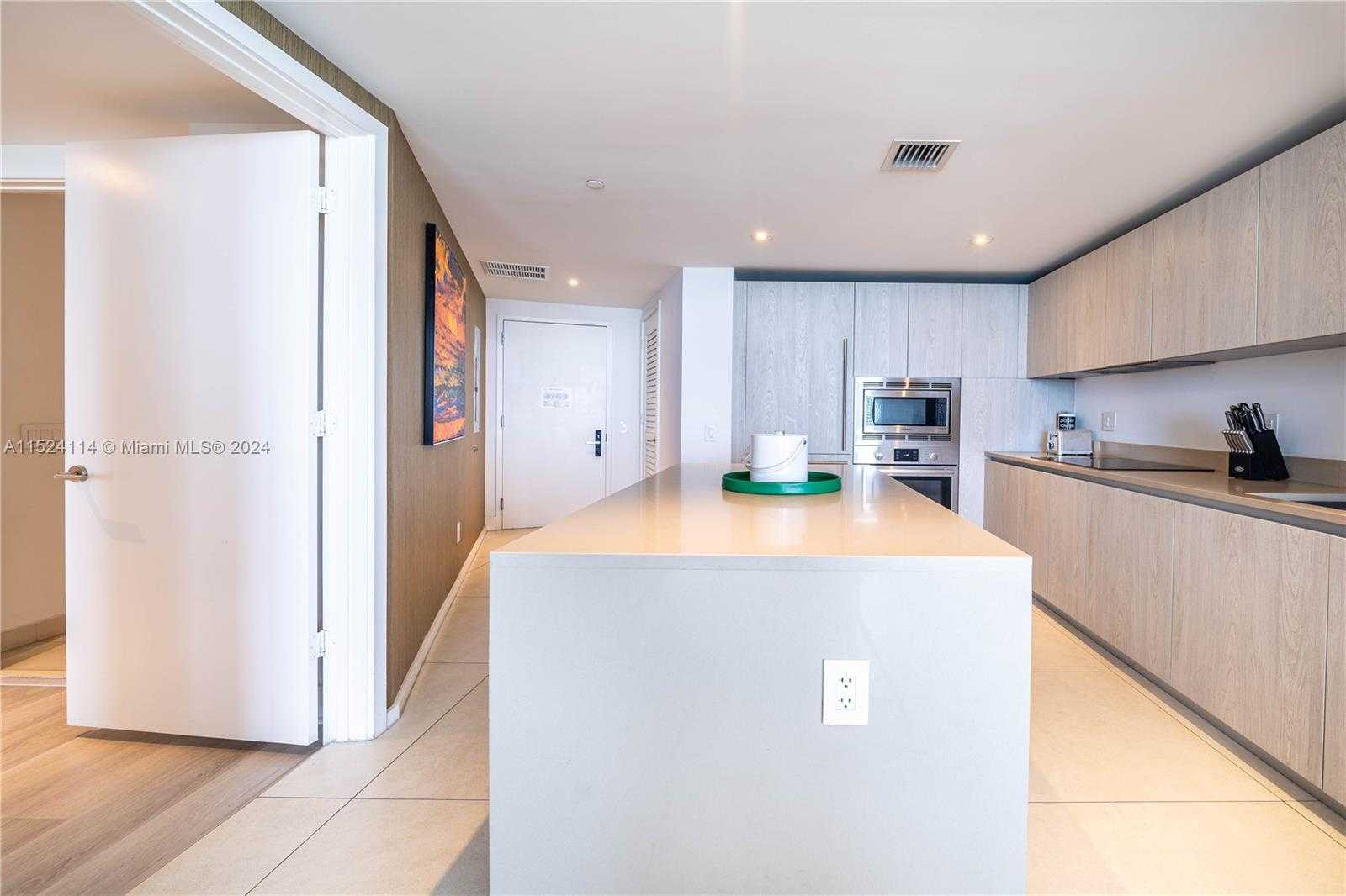 Small Image of 4111 SOUTH OCEAN DR #3112, Hollywood Number 9