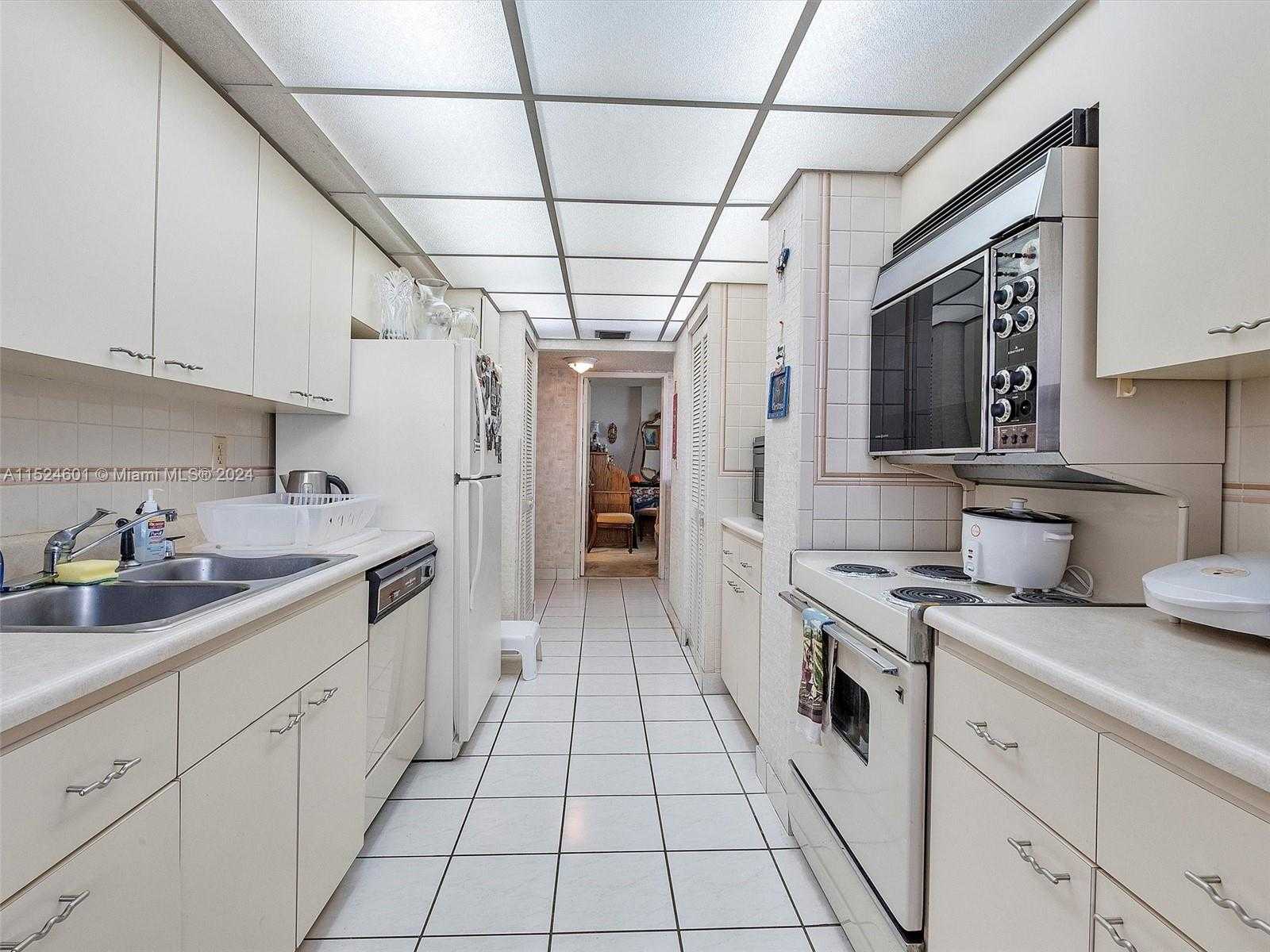 Small Image of 290 174TH ST #1809, Sunny Isles Beach Number 11