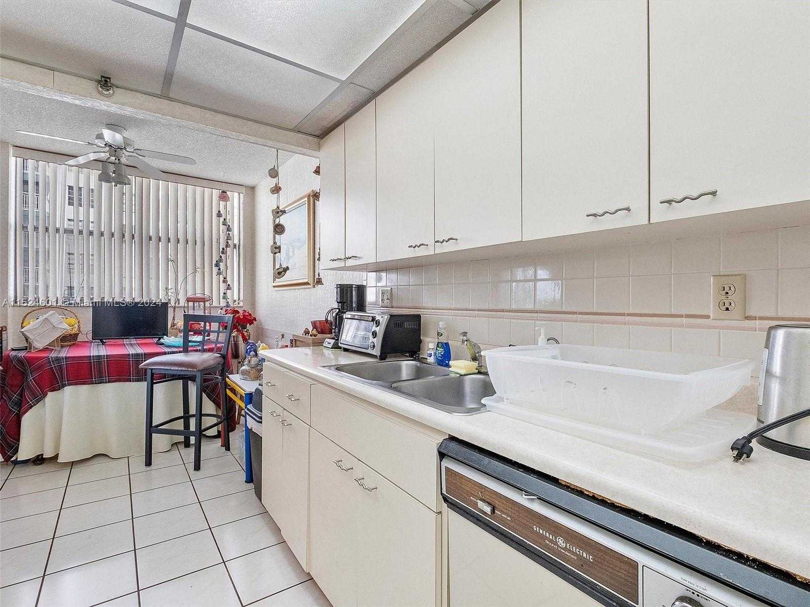 Small Image of 290 174TH ST #1809, Sunny Isles Beach Number 9