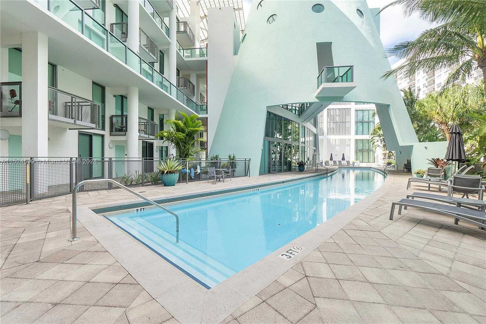 Small Image of 6000 COLLINS AVE #510, Miami Beach Number 24