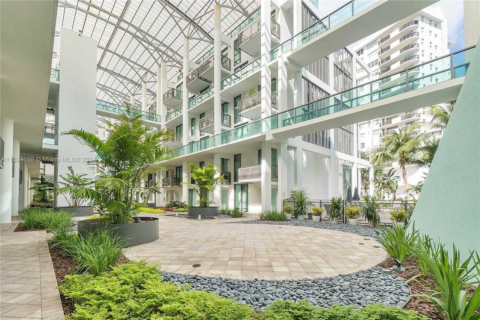 Small Image of 6000 COLLINS AVE #510, Miami Beach Number 27