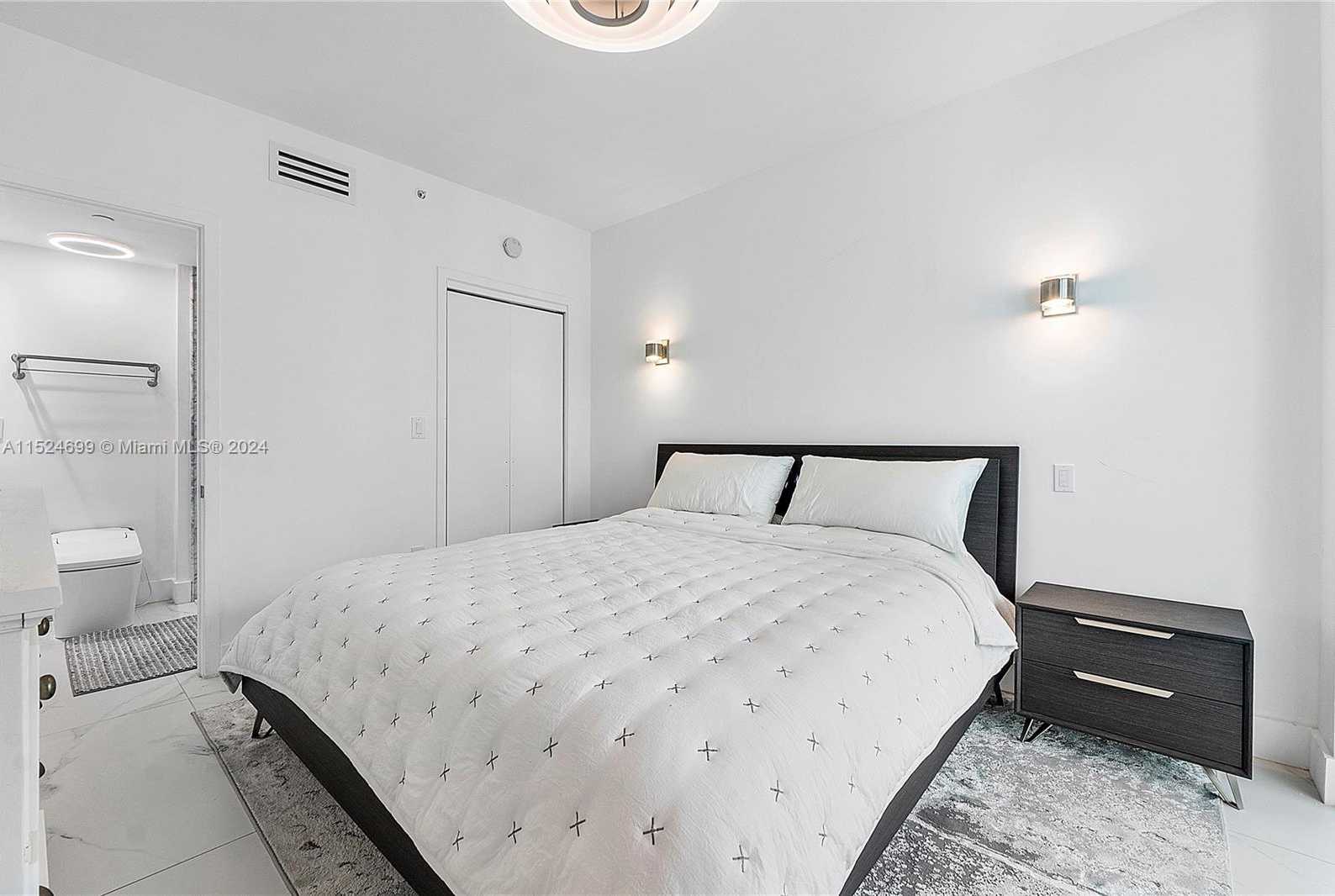 Small Image of 6000 COLLINS AVE #510, Miami Beach Number 6