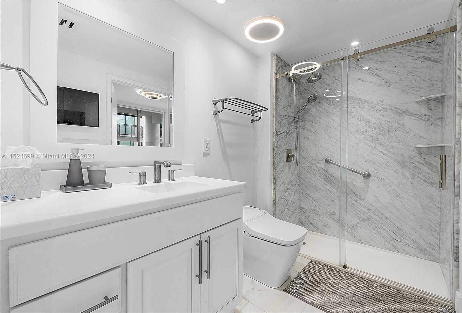 Small Image of 6000 COLLINS AVE #510, Miami Beach Number 7