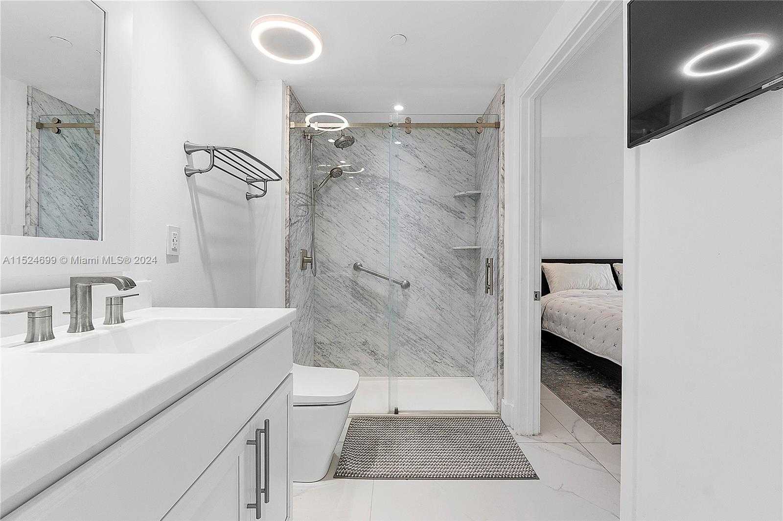 Small Image of 6000 COLLINS AVE #510, Miami Beach Number 8