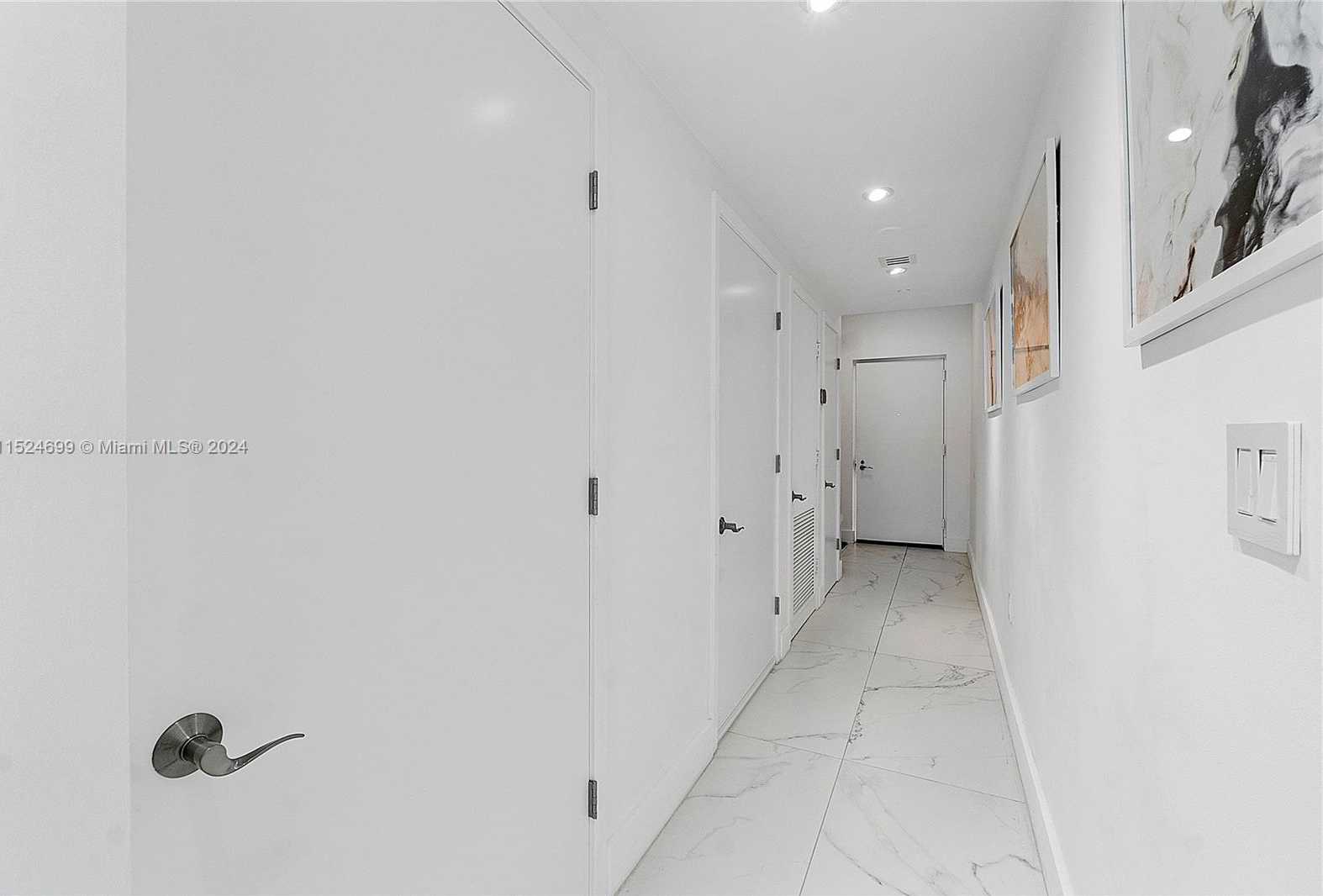 Small Image of 6000 COLLINS AVE #510, Miami Beach Number 9