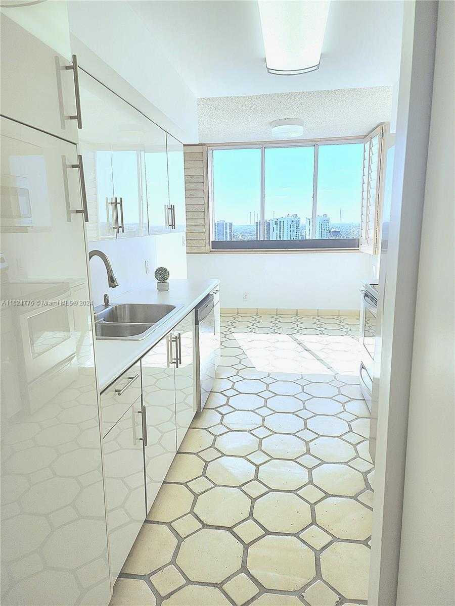 Small Image of 20185 EAST COUNTRY CLUB DR #2505, Aventura Number 16