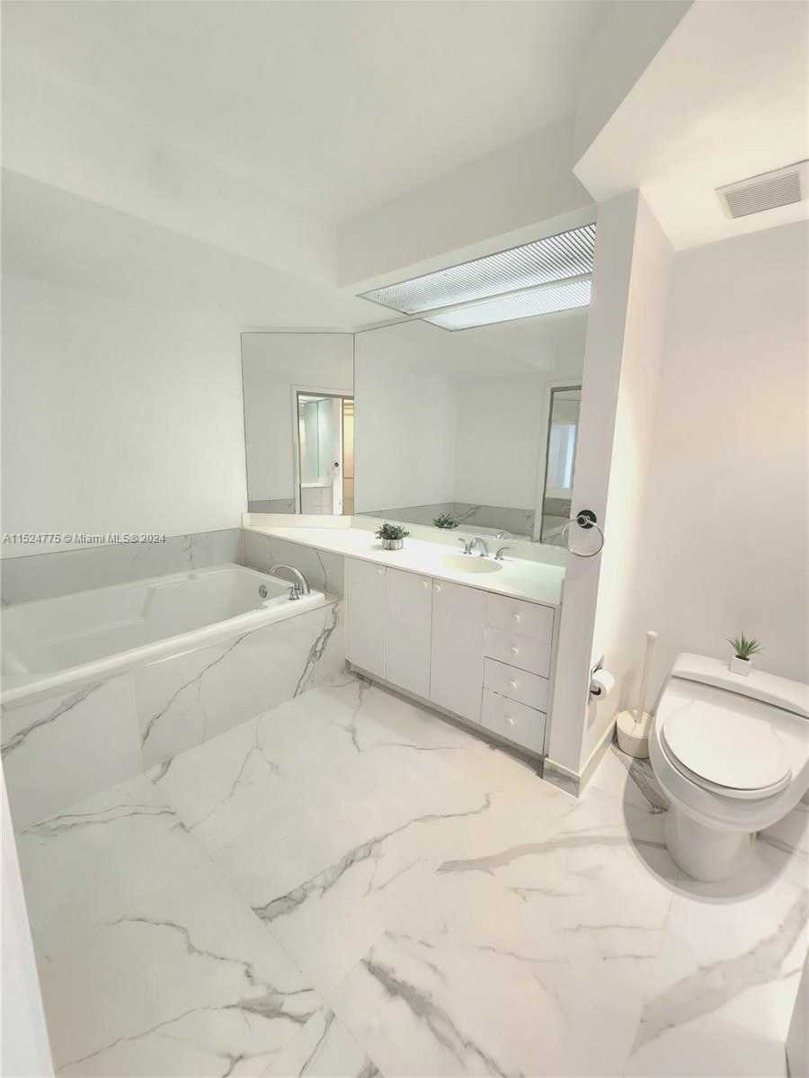 Small Image of 20185 EAST COUNTRY CLUB DR #2505, Aventura Number 19