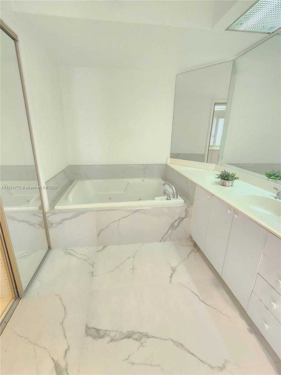 Small Image of 20185 EAST COUNTRY CLUB DR #2505, Aventura Number 20