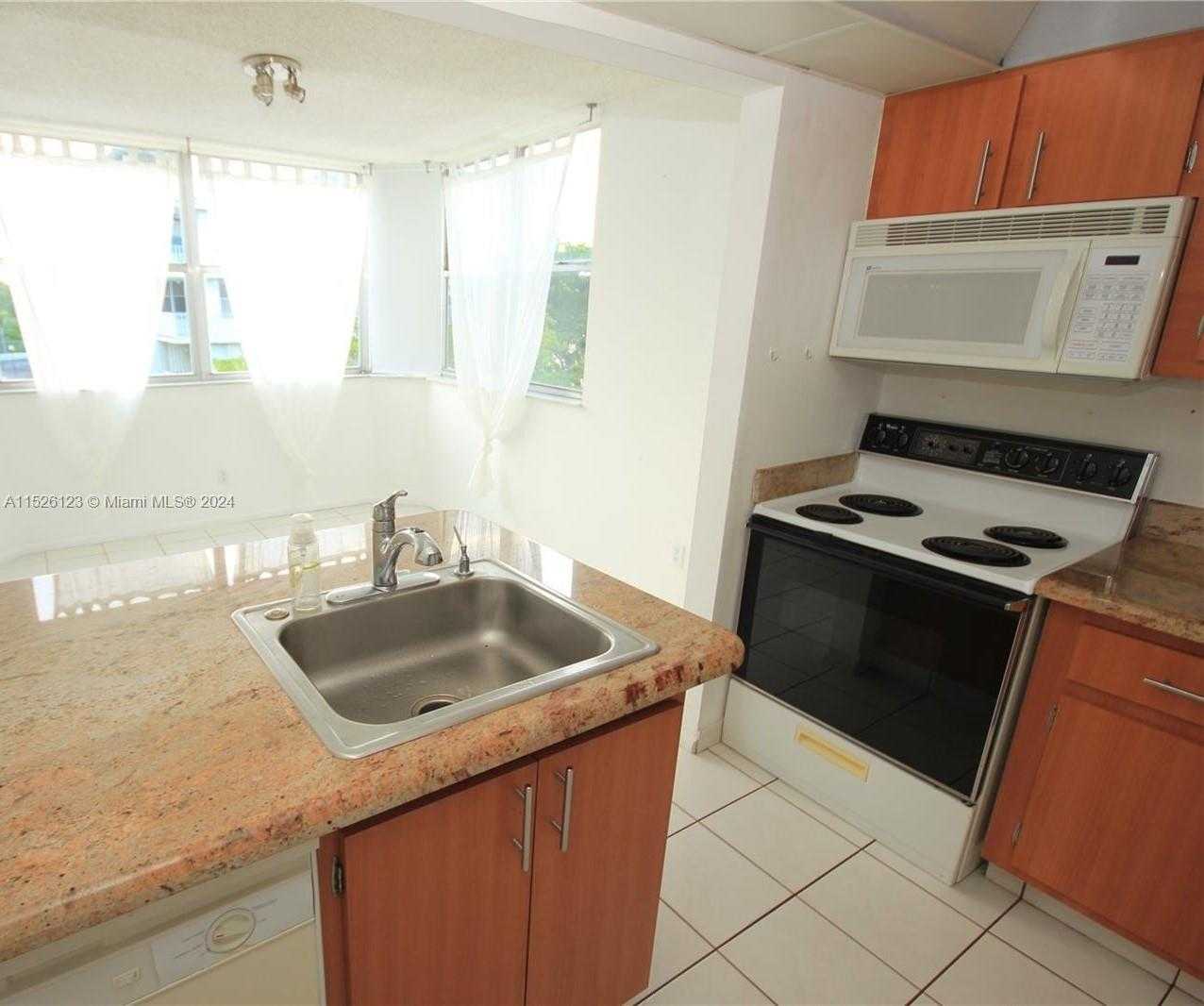 Small Image of 16558 NORTH EAST 26TH AVE #4H, North Miami Beach Number 10