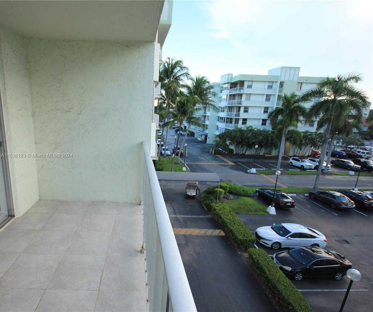 Small Image of 16558 NORTH EAST 26TH AVE #4H, North Miami Beach Number 2