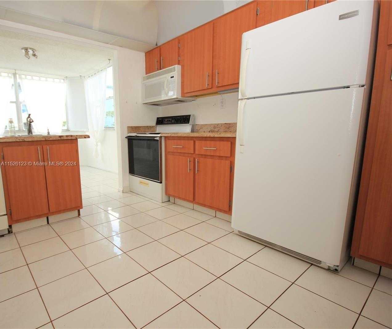 Small Image of 16558 NORTH EAST 26TH AVE #4H, North Miami Beach Number 9