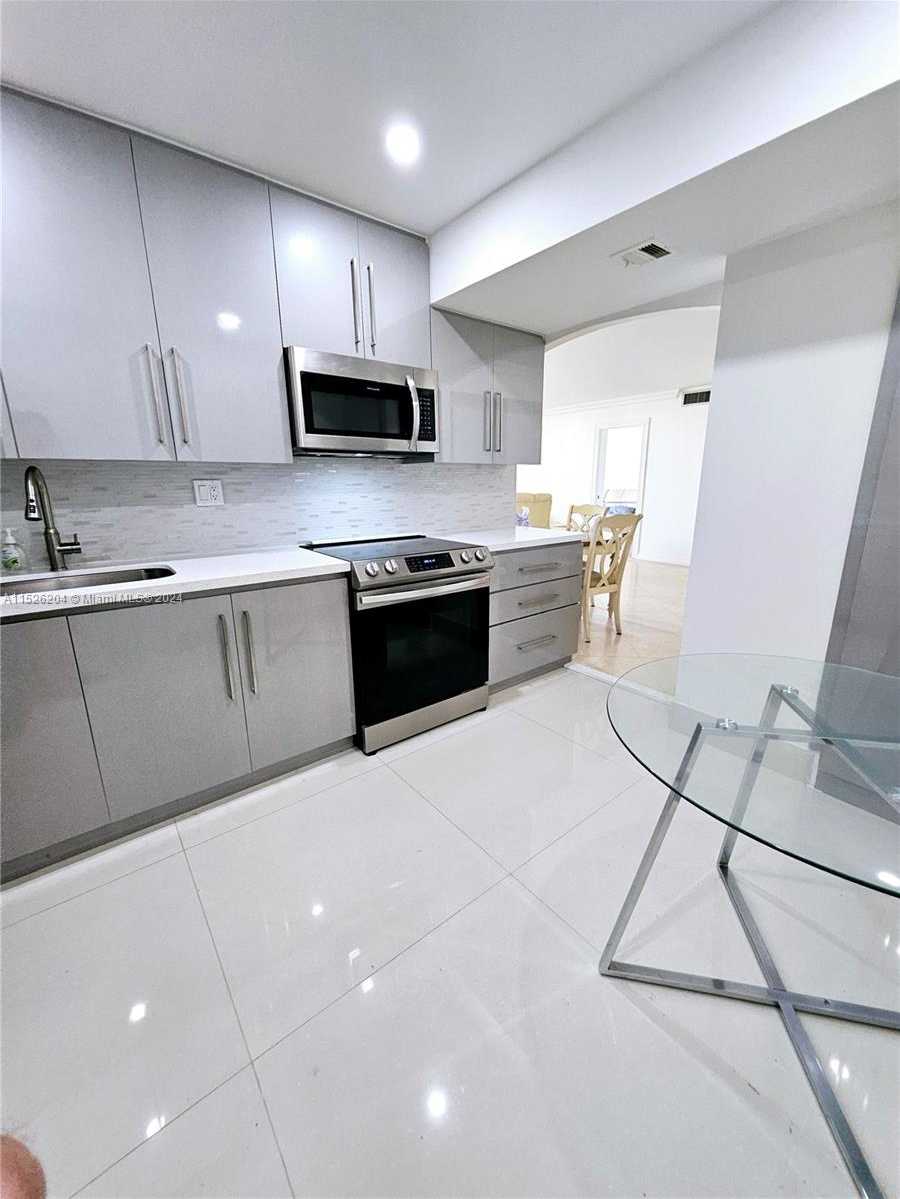 Small Image of 1833 SOUTH OCEAN DR #1403, Hallandale Beach Number 18