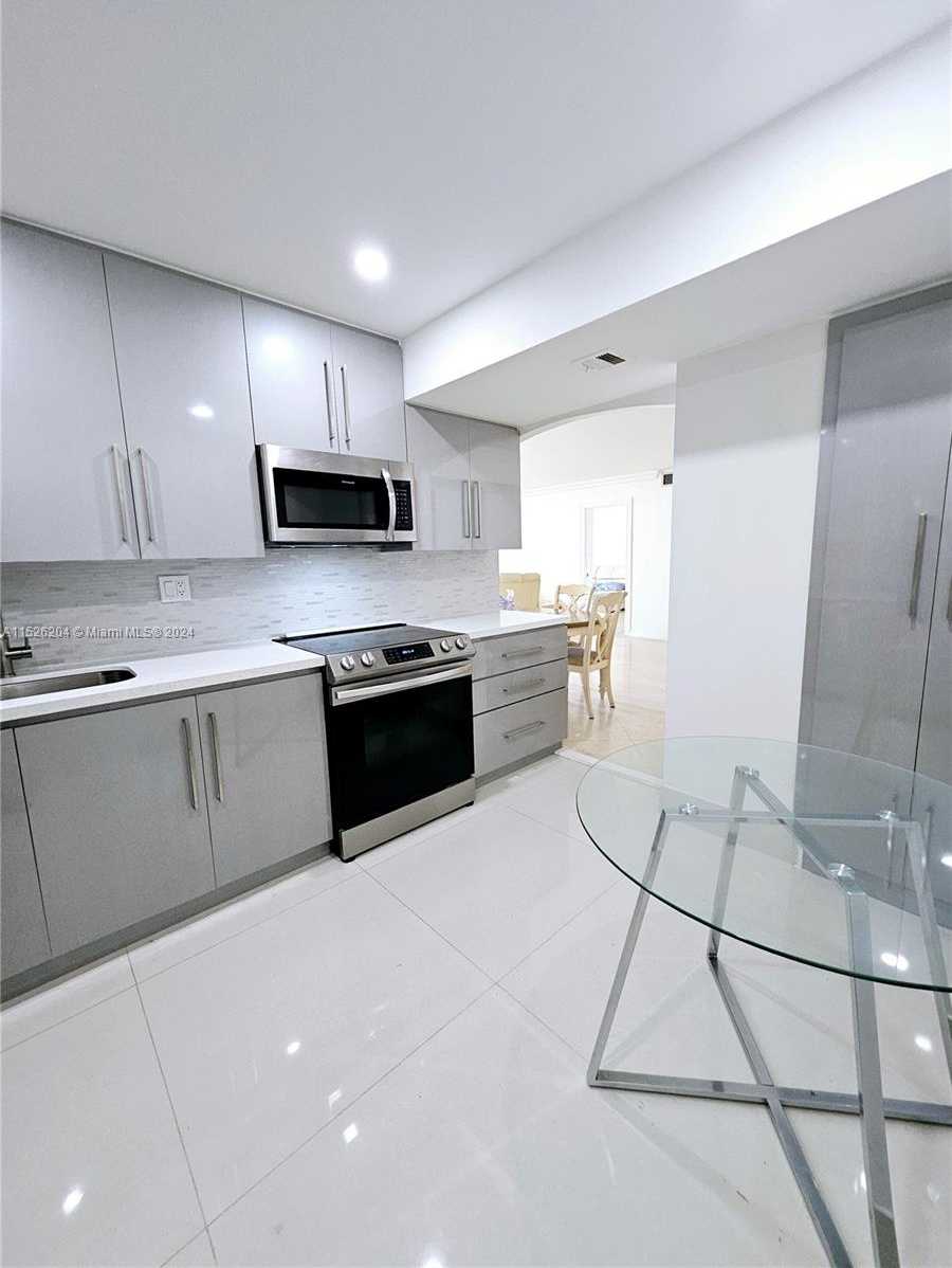 Small Image of 1833 SOUTH OCEAN DR #1403, Hallandale Beach Number 23