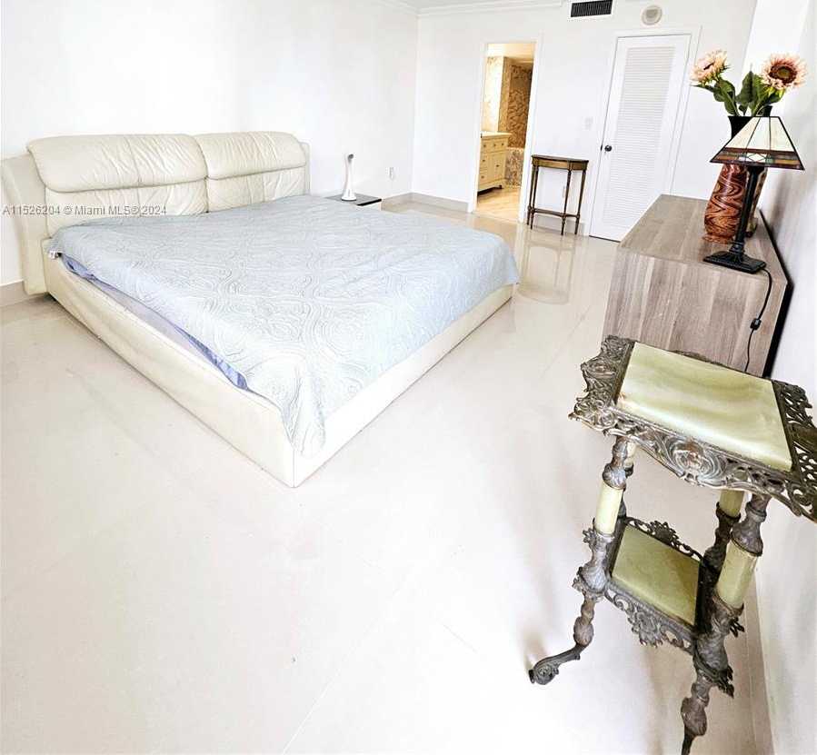 Small Image of 1833 SOUTH OCEAN DR #1403, Hallandale Beach Number 31