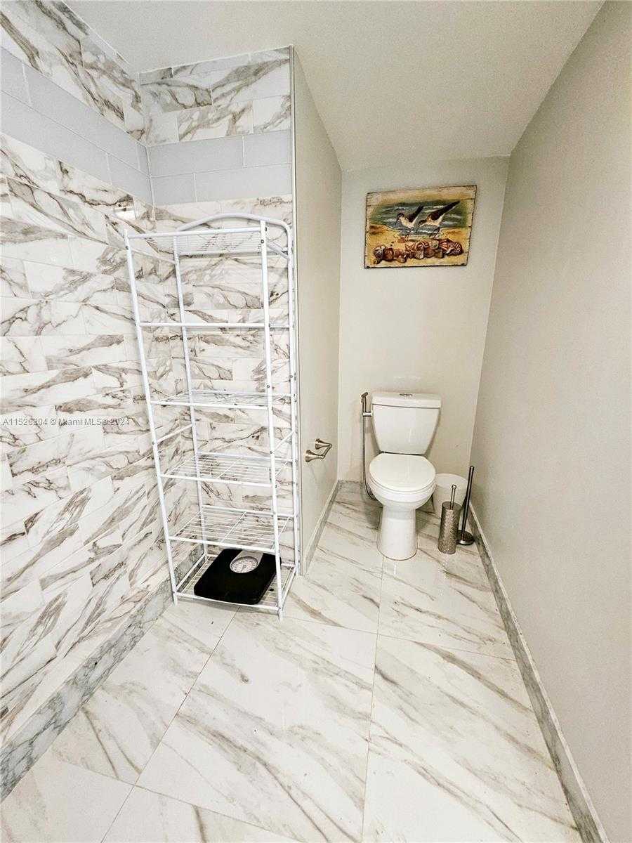 Small Image of 1833 SOUTH OCEAN DR #1403, Hallandale Beach Number 35