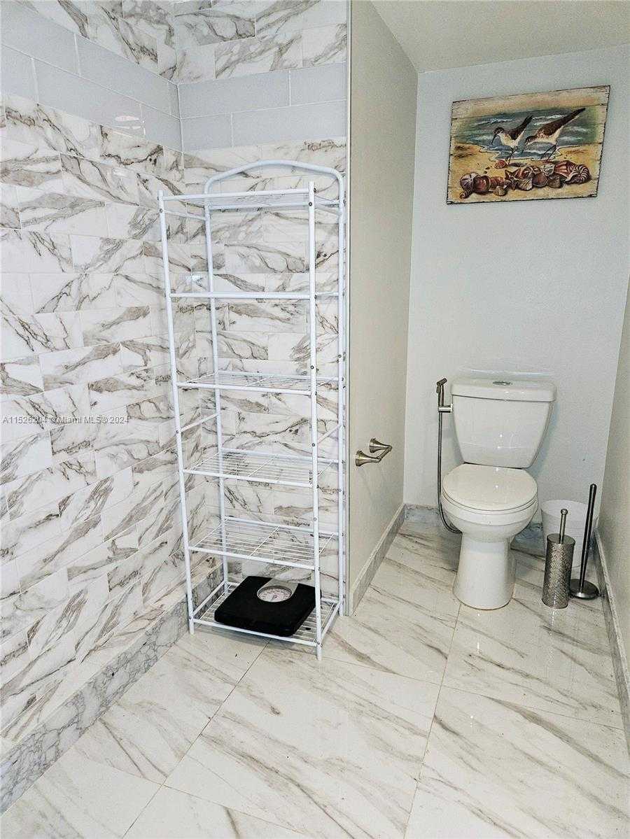Small Image of 1833 SOUTH OCEAN DR #1403, Hallandale Beach Number 36