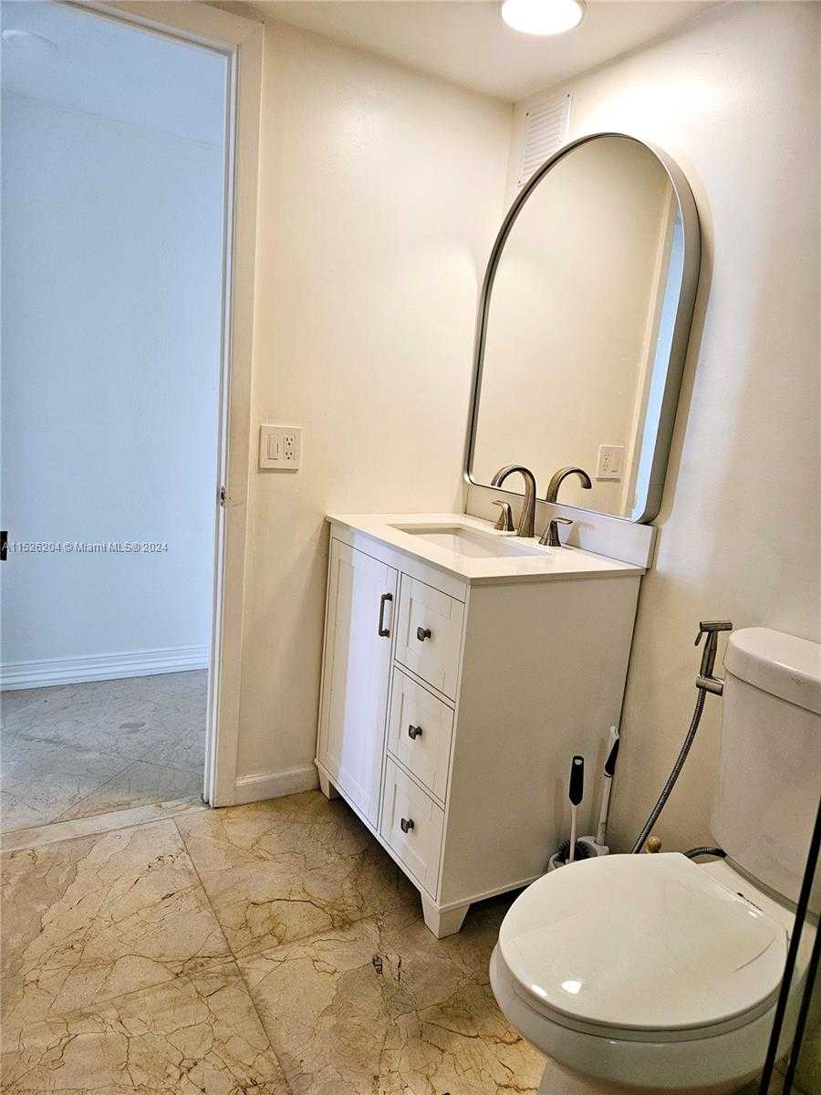 Small Image of 1833 SOUTH OCEAN DR #1403, Hallandale Beach Number 54