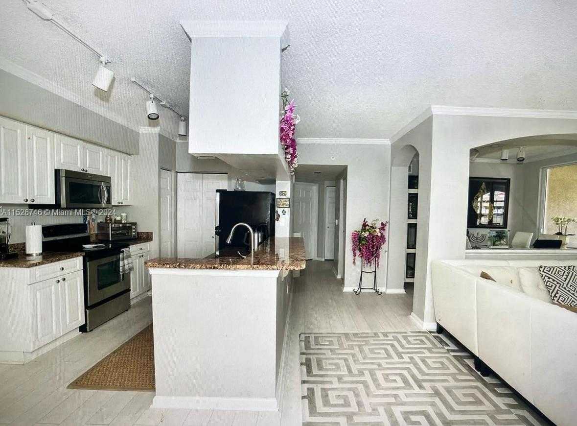 Small Image of 17150 NORTH BAY RD #2103, Sunny Isles Beach Number 14