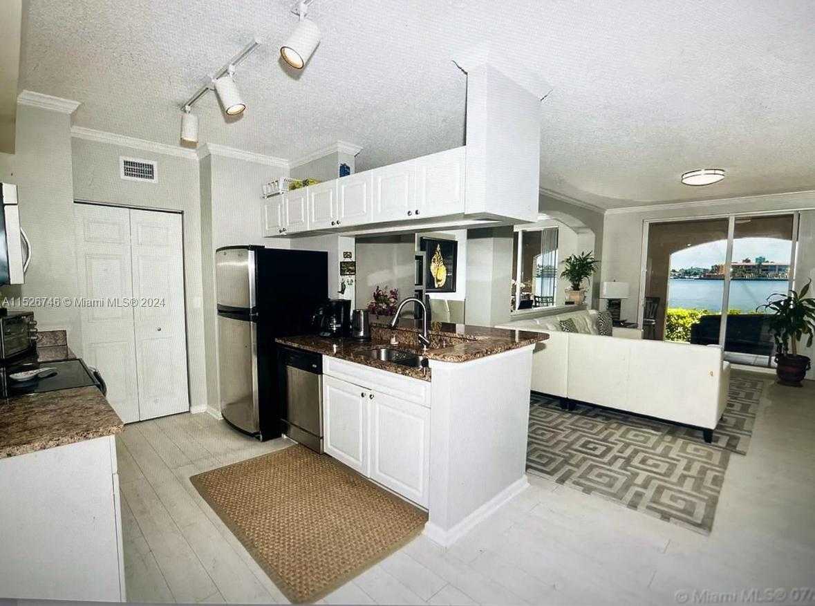Small Image of 17150 NORTH BAY RD #2103, Sunny Isles Beach Number 8